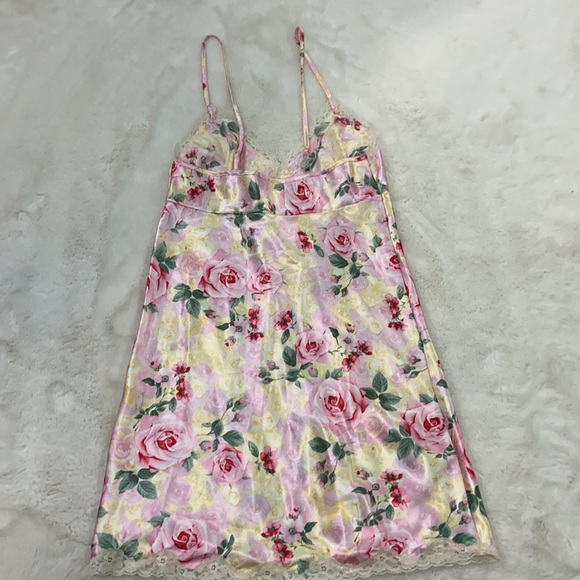 Secret treasures negligee - Picture 4 of 7